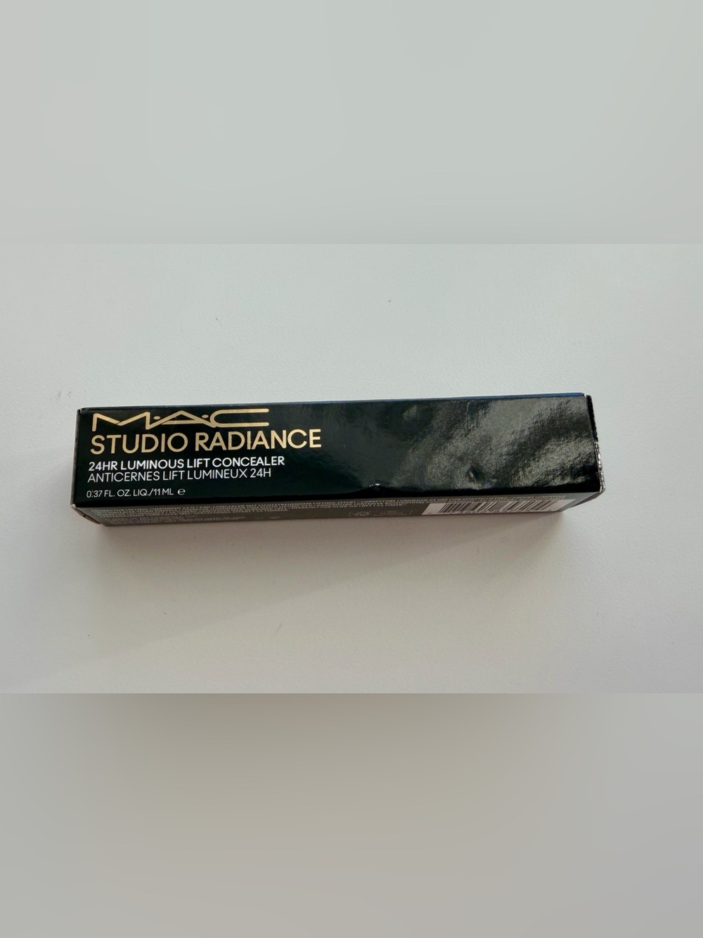 MAC Studio Radiance Concealer Box in Black & Gold (NC44)